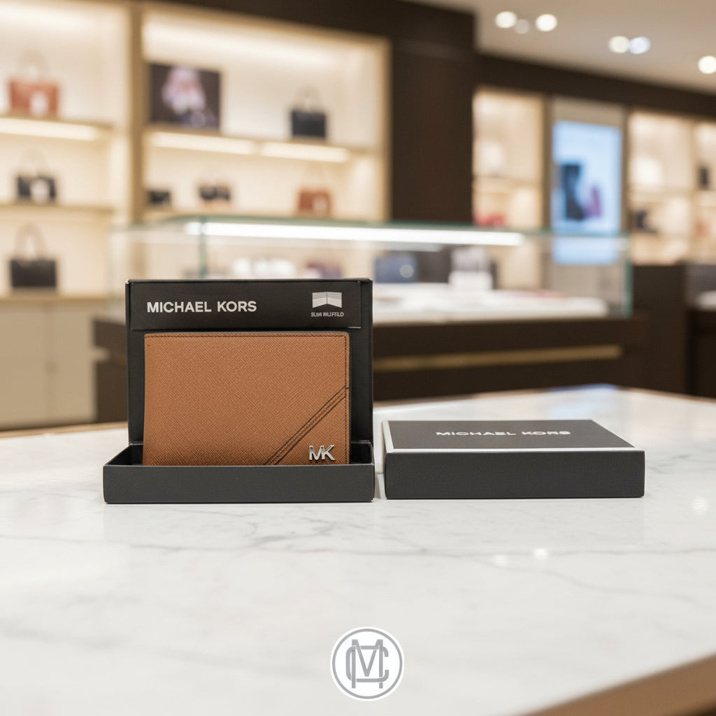 Cartera Michael Kors Hombre — Slim Billfold Saffiano Tan con Logo MK