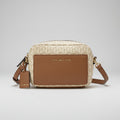 Tommy Hilfiger Crossbody Camera Bag — Monograma TH Crema con Panel Frontal Piel Café