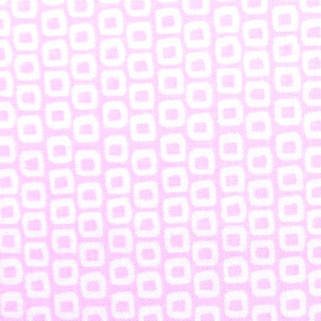 1/2 metro de Mini Cuadritos blancos sobre rosa pastel Alfabeto Adorable Benartex