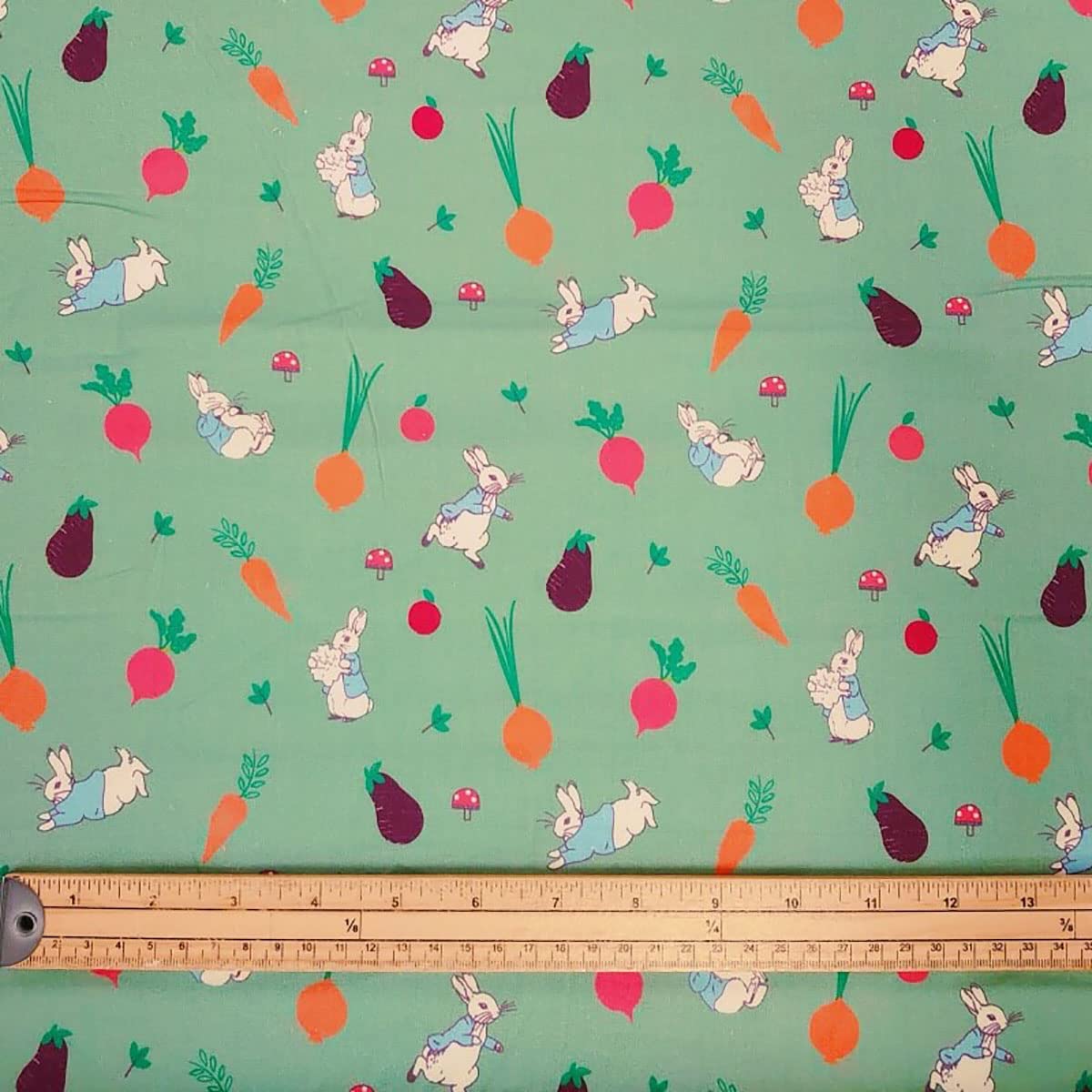 1/2 metro de Tela de Algodón Estampada - Peter Rabbit: La Alegría de un Huerto Casero verde **Llega el 19 nov**