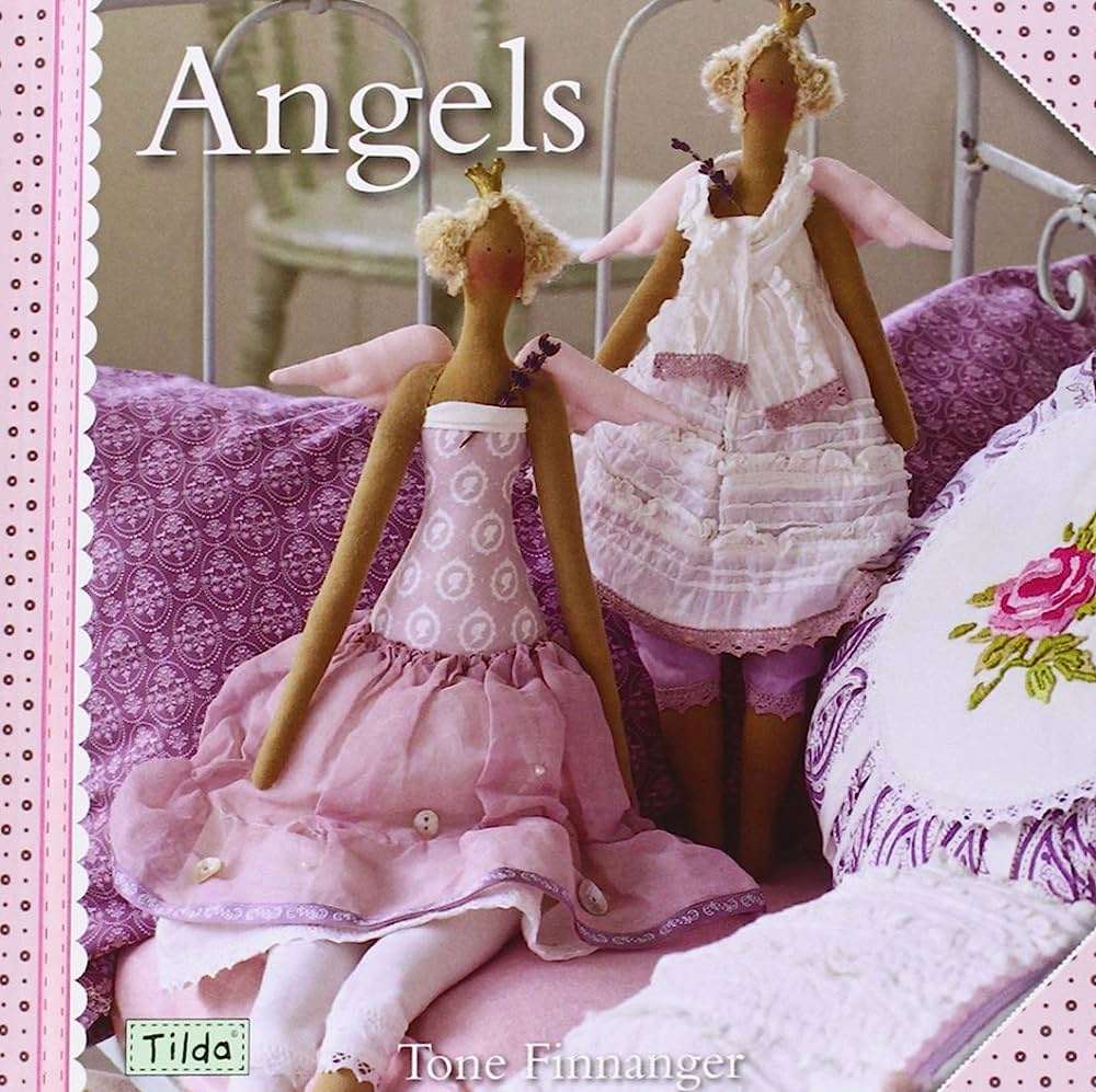 Cuatro libros La Colección de Personajes de Tilda (conejos, ángeles, muñecas y pájaros) en caja de cartón