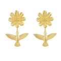 Arete broquel Colibrí con Flor en Oro de 10K