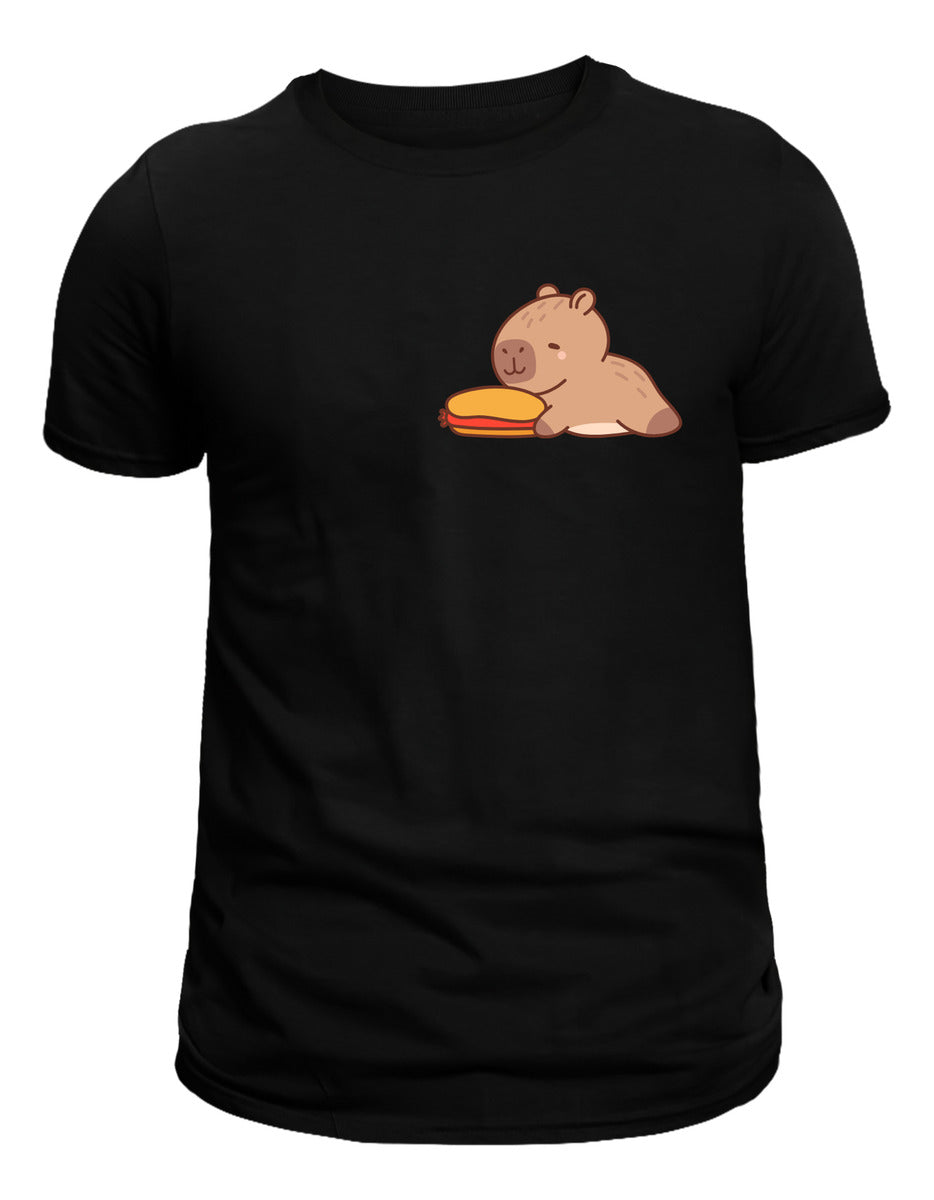 Playera Negra Hombre – Capibara con Salchicha Hot Dog Divertido | Minimalismo Urbano