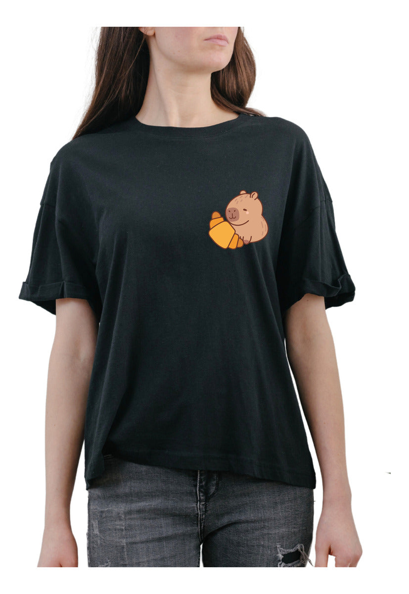Playera Negra Mujer – Capibara con Cuernito | Minimalismo Urbano
