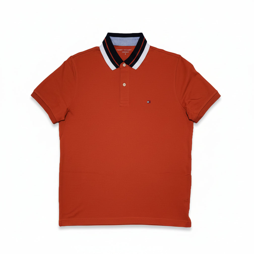 Playera Polo Tommy Hilfiger Hombre — Terracota Cuello Negro Talla M