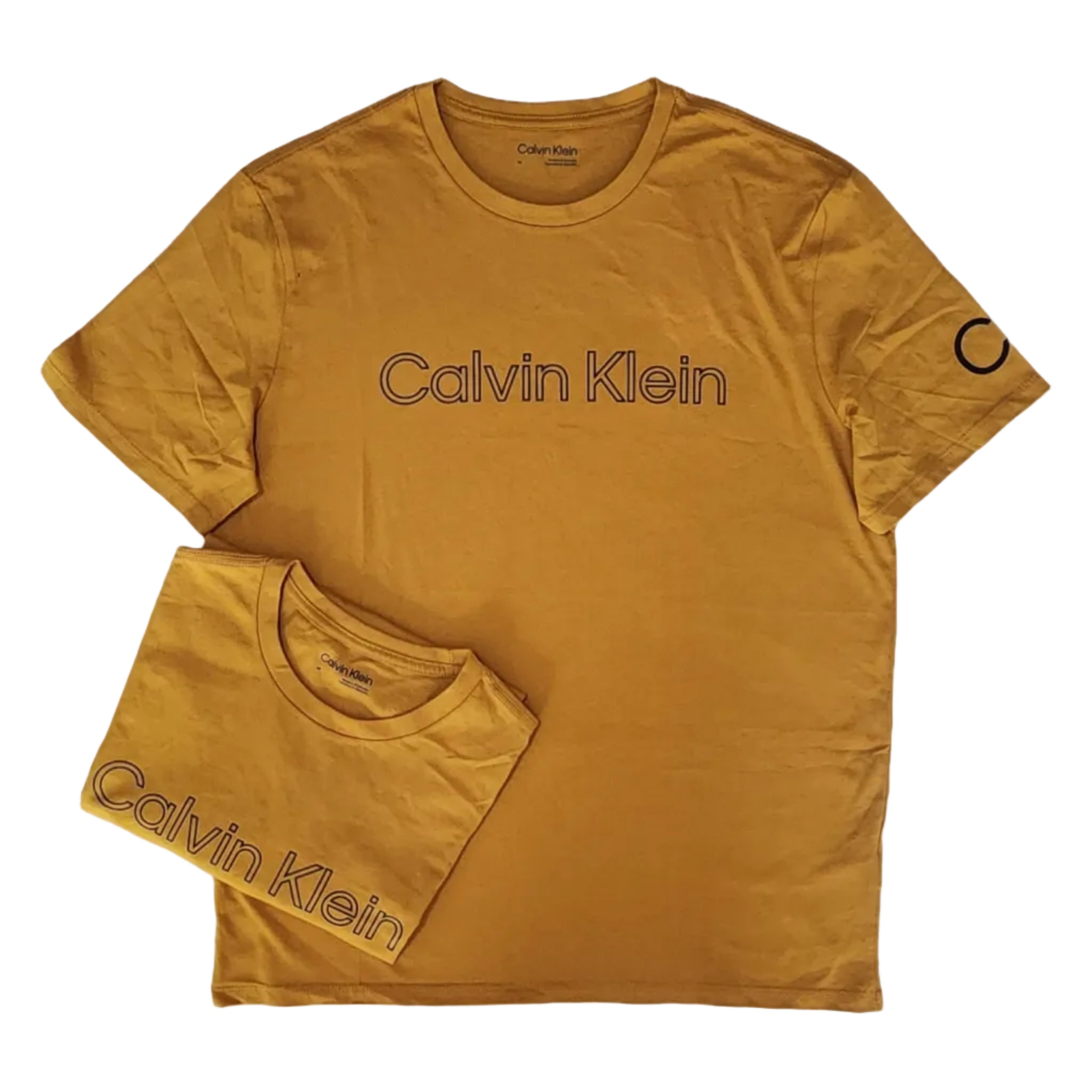 Playera Cuello Redondo Calvin Klein Hombre — Mostaza Ocre Logo Outline Talla M