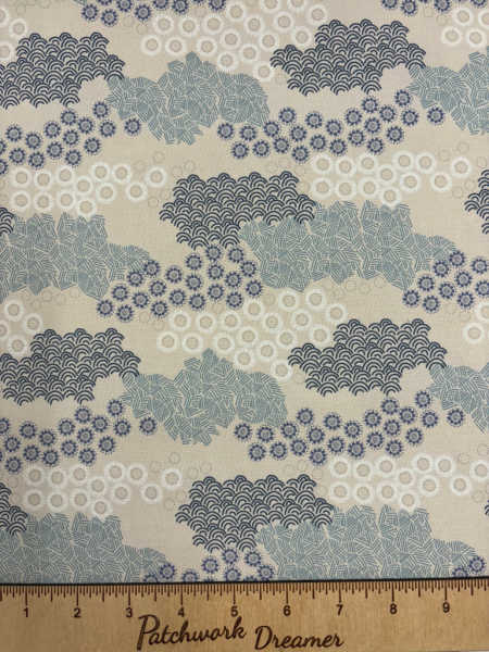 1/2 metro de Nubes beige, blanco y azul Hajime Lewis & Irene