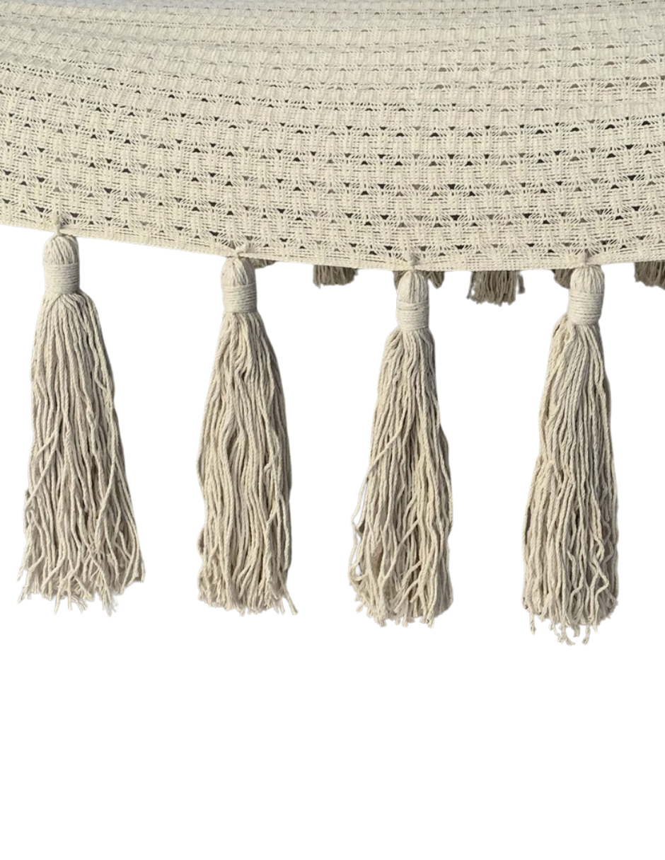 Curva de Tela con Pompones